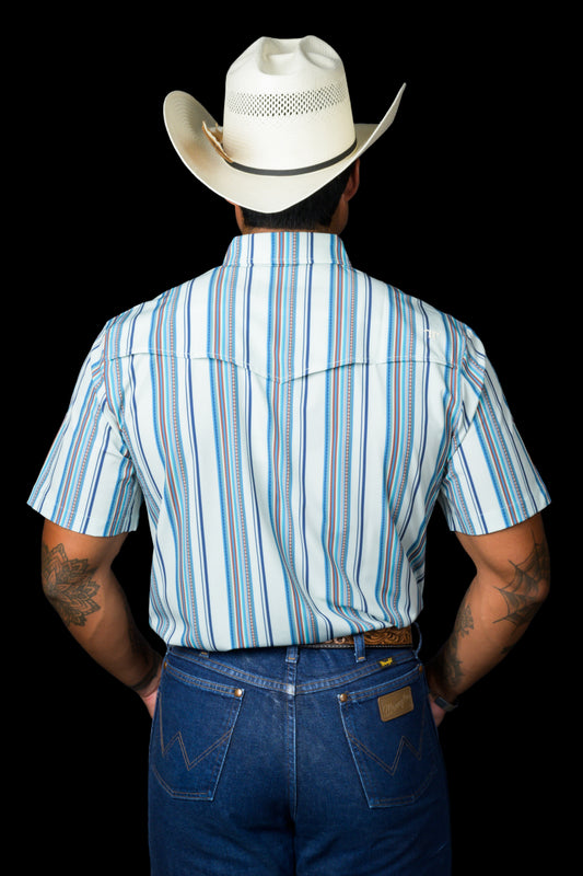 The James in Light Blue - Short Sleeve Pearl Snap